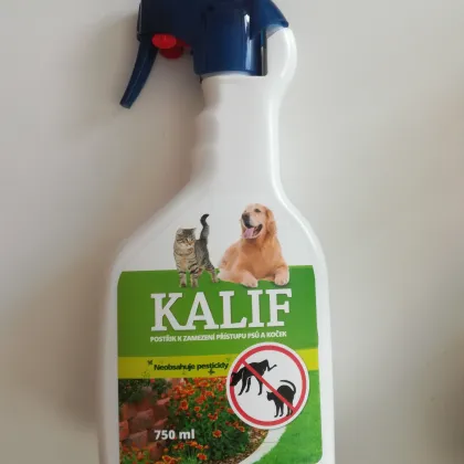 Postrek zamedzujúci prístupu psov a mačiek - Kalif - 750 ml